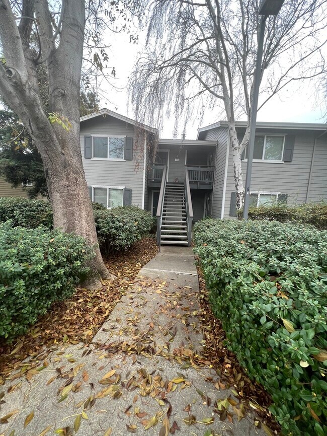 Foto del edificio - 2 bedroom 2 bathroom condo available in Gl...