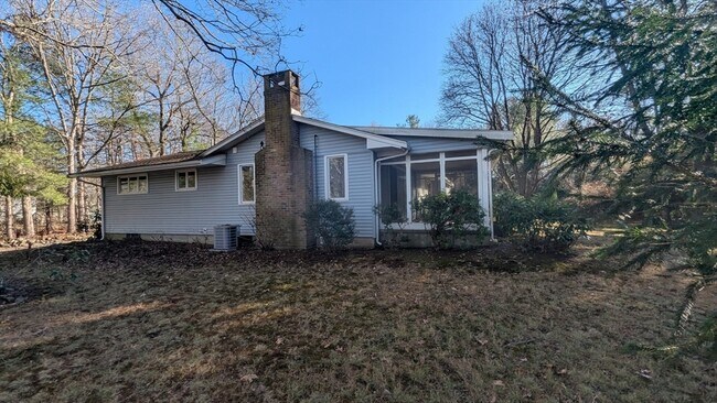 Foto del edificio - 10 Sherwood Ave