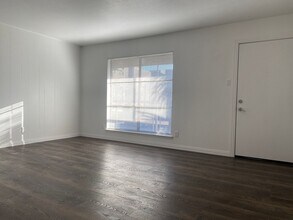 Building Photo - 4107 Avondale Ave