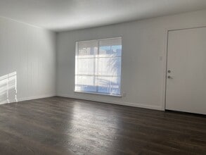 Building Photo - 4107 Avondale Ave