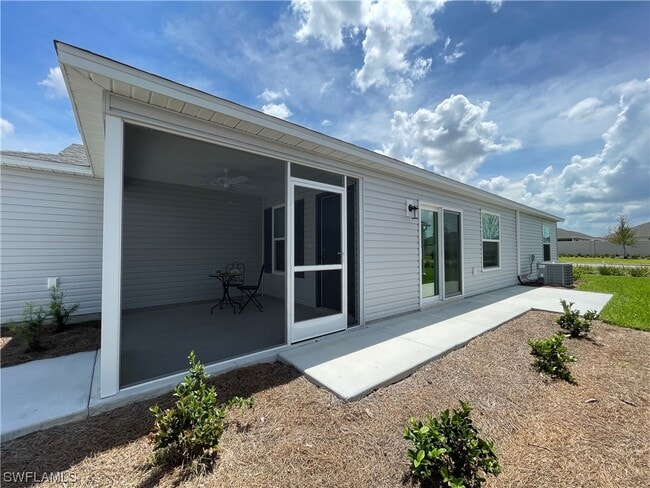 Building Photo - 6476 Peter Ln