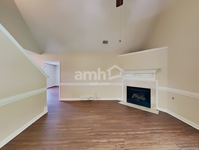 Foto del edificio - 2111 Greencliff Drive