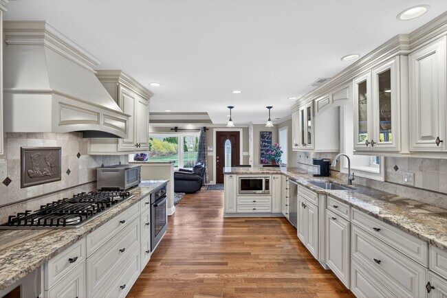 Foto del edificio - 236 Clintonville Ln