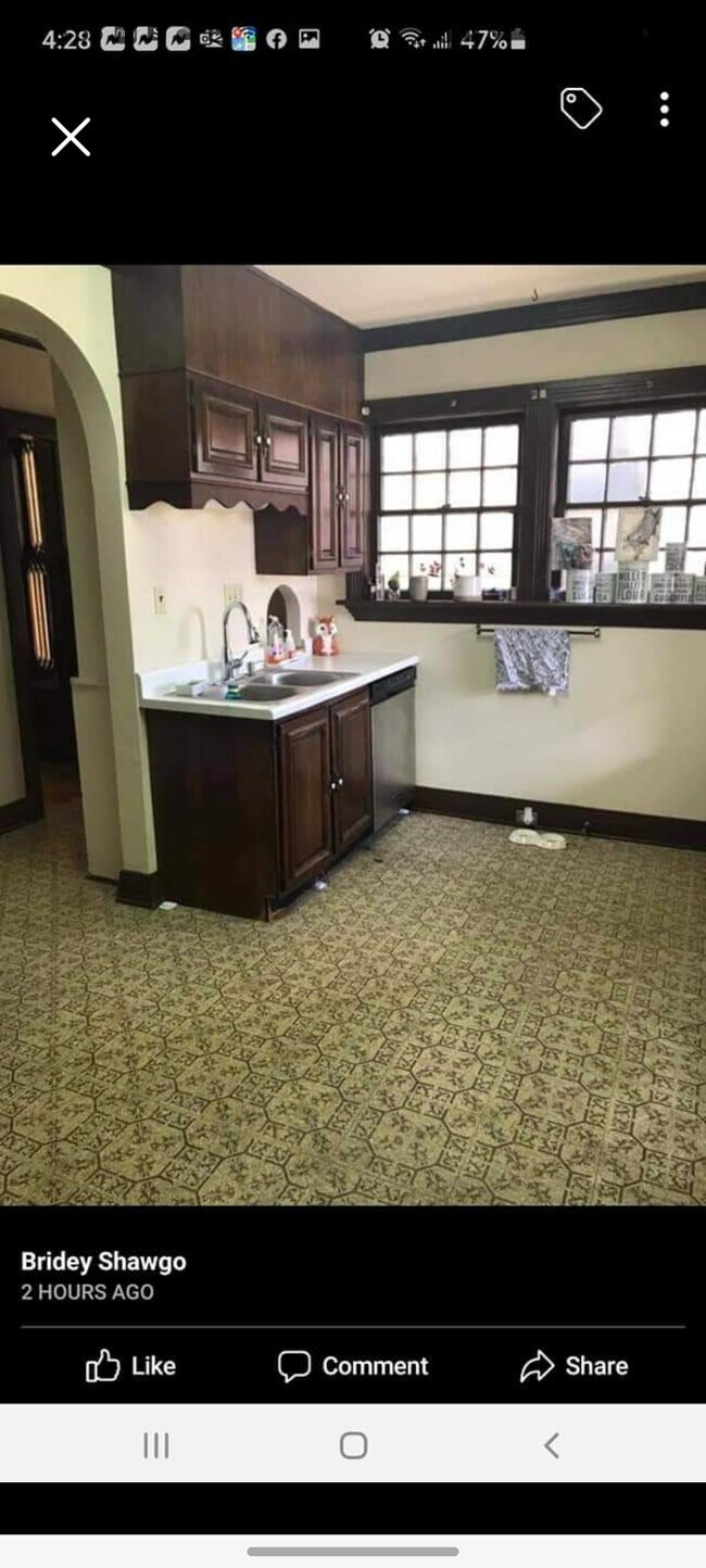 Kitchen - 1256 Elk St