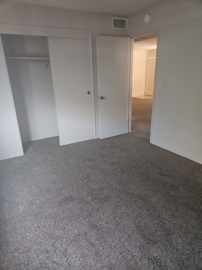 Foto del edificio - 2 BEDROOM 1 BATH UNIT