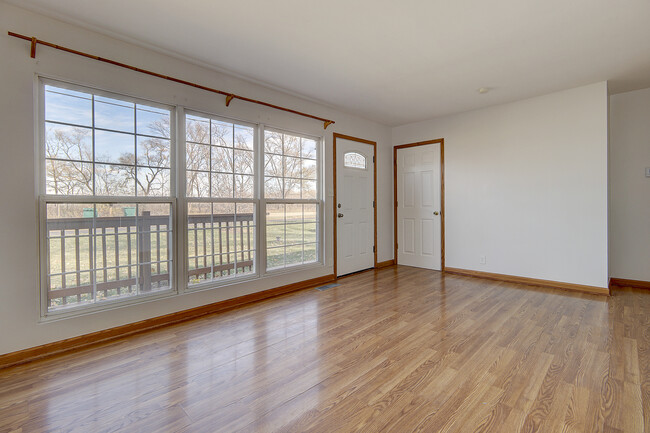 Building Photo - 15726 Joliet Rd