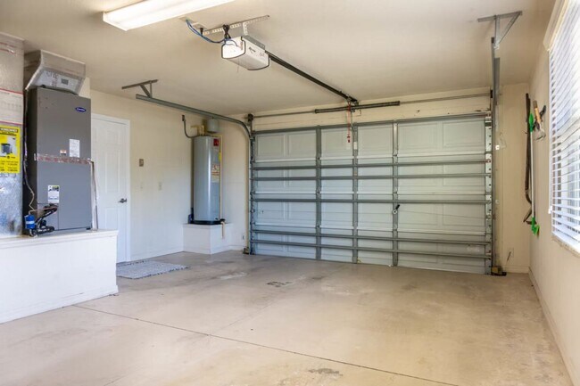 Building Photo - M2453 Violet (VCSC/M10)