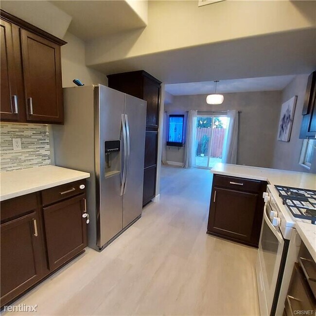 Foto del edificio - 3 br, 3 bath Condo - 6970 De Celis Pl Unit...