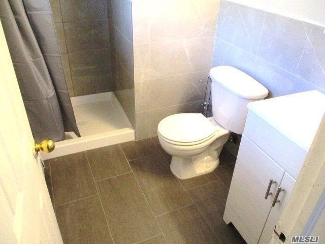 Bath 1 - 98 Stewart Ave
