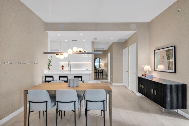 Foto del edificio - 801 South Pointe Dr