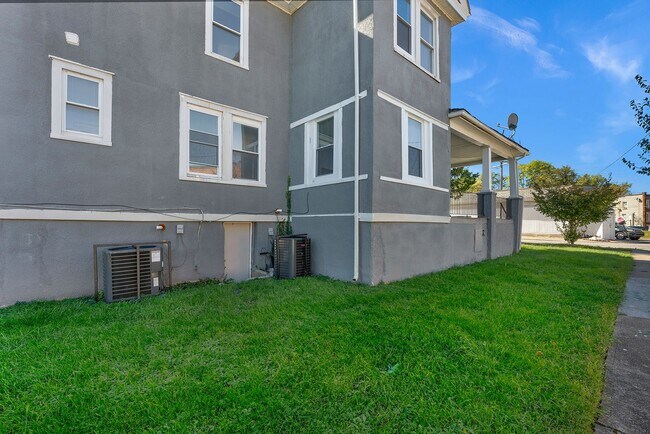 Foto del edificio - 3501 Oakmont Ave