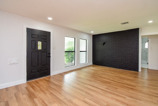 Foto del edificio - 5019 Stillbrooke Dr