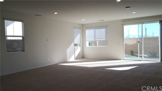 Foto del edificio - 3253 E Yellowstone Dr