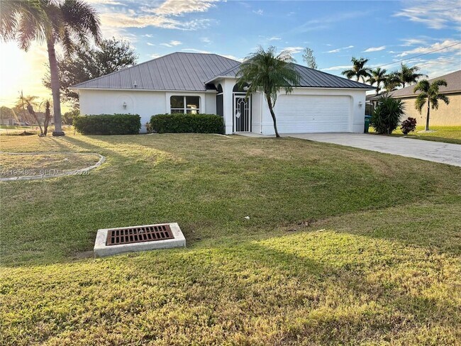 Building Photo - 142 SW 34th Pl