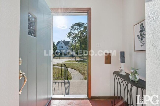 Building Photo - 3430 Anderson Pkwy