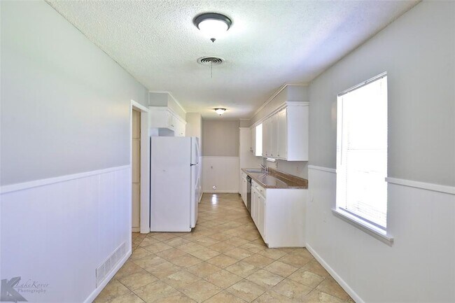 Building Photo - 3142 S 23rd St