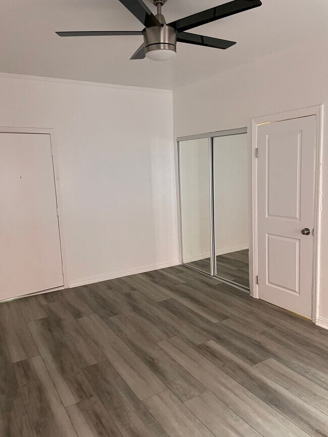 Foto del interior - 1438 Wright LLC