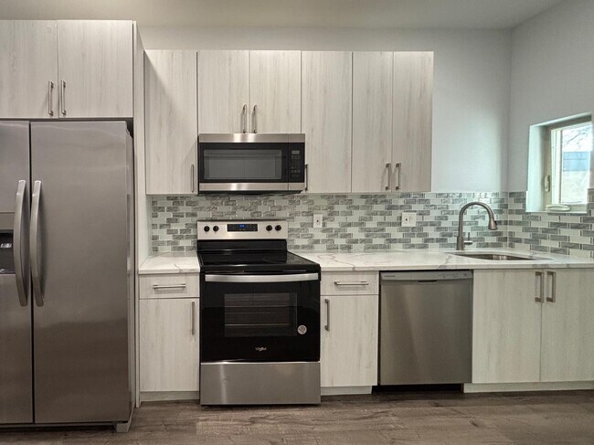 Foto del edificio - 2252 N Delhi St