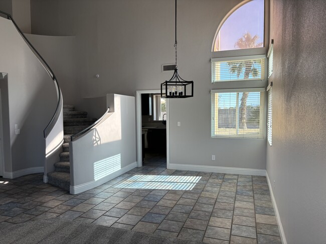 Building Photo - 4908 Golfridge Dr