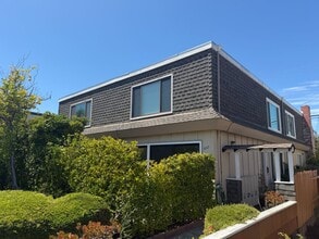 Building Photo - 448 Richmond Dr