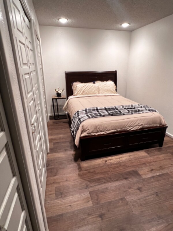 Foto del edificio - 102 W Berry Dr