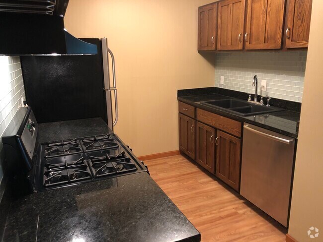 Building Photo - 1601 N Innsbruck Dr