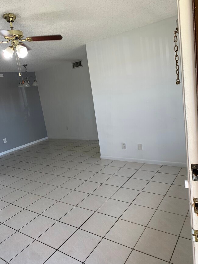 Foto del edificio - 14867 SW 104th St