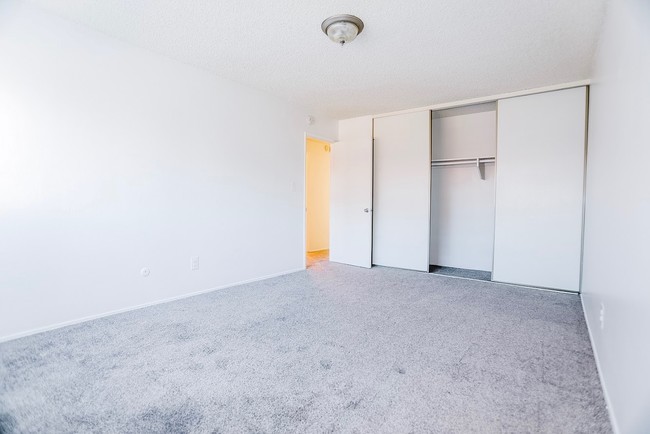 Building Photo - 2677 Melbourne Dr