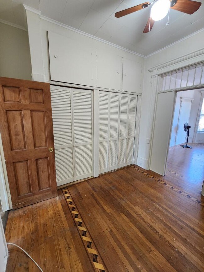 Building Photo - 371 Weirfield St