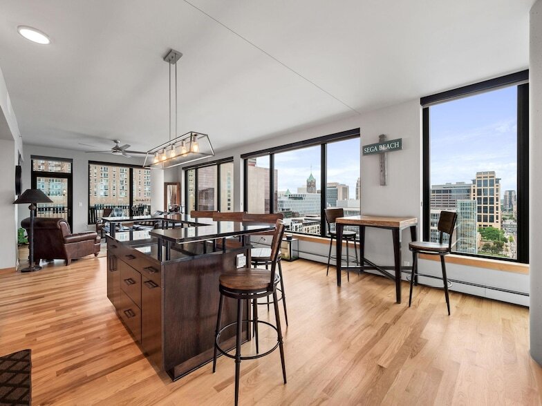 Primary Photo - 740 Portland Ave