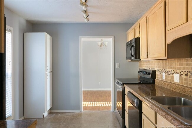Building Photo - 7014 Pantego Dr