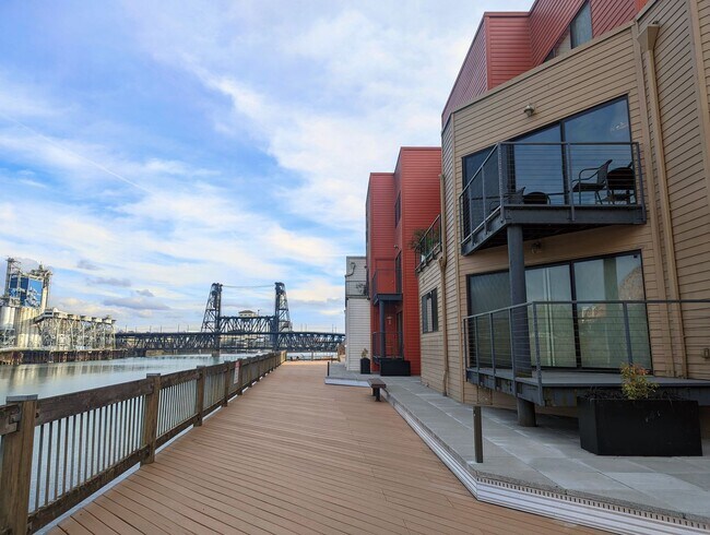 Foto del edificio - Stunning Downtown Condo with River Views, ...