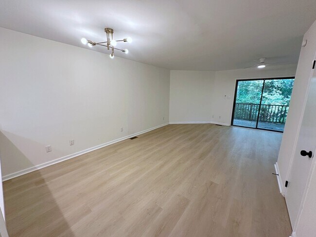 Foto del edificio - 908 Hearthridge Ct