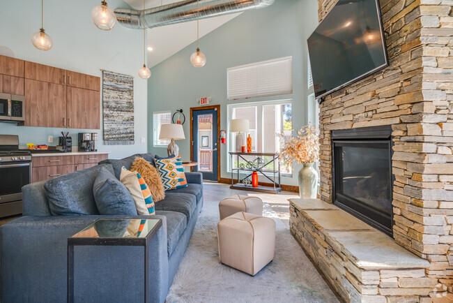 Interior Photo - Ponderosa Park