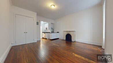 Building Photo - 39 E 65th St