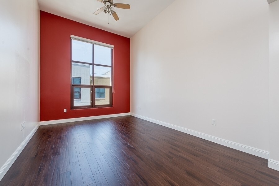 Foto principal - 1150 J St