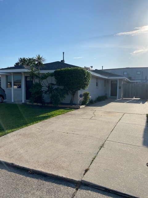 Primary Photo - 2402 Athania Pkwy