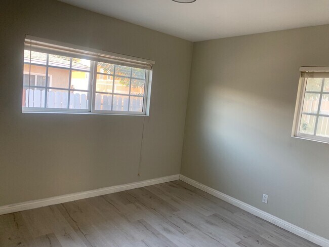 Foto del edificio - 1630 W 206th St