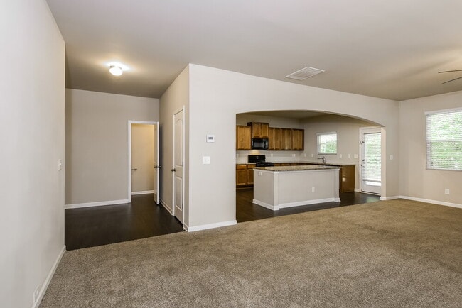 Foto del edificio - 618 Royal Crest Ct