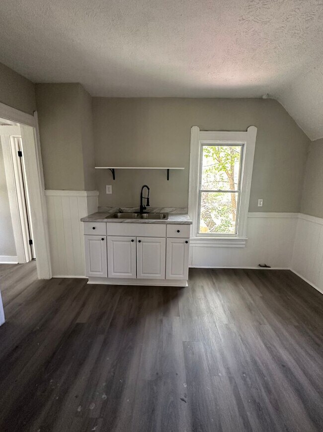 Foto del edificio - 2228 E 78th St
