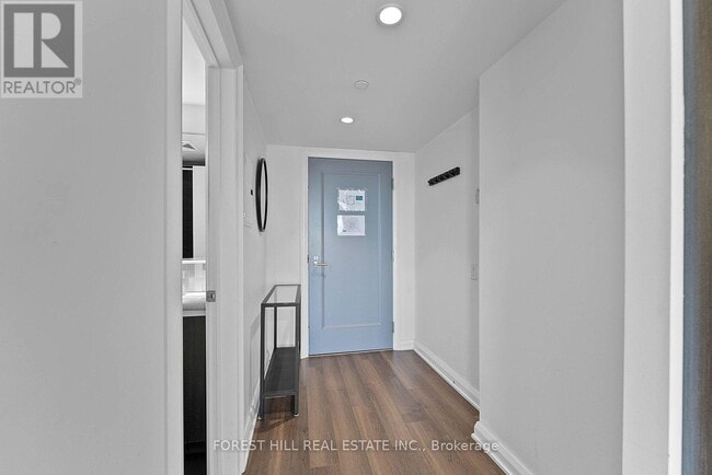 Building Photo - 155 Yorkville Ave