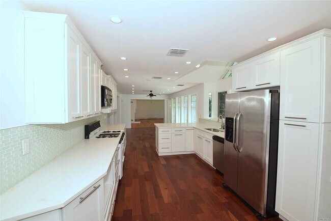 Kitchen - 2 Hillcrest Dr