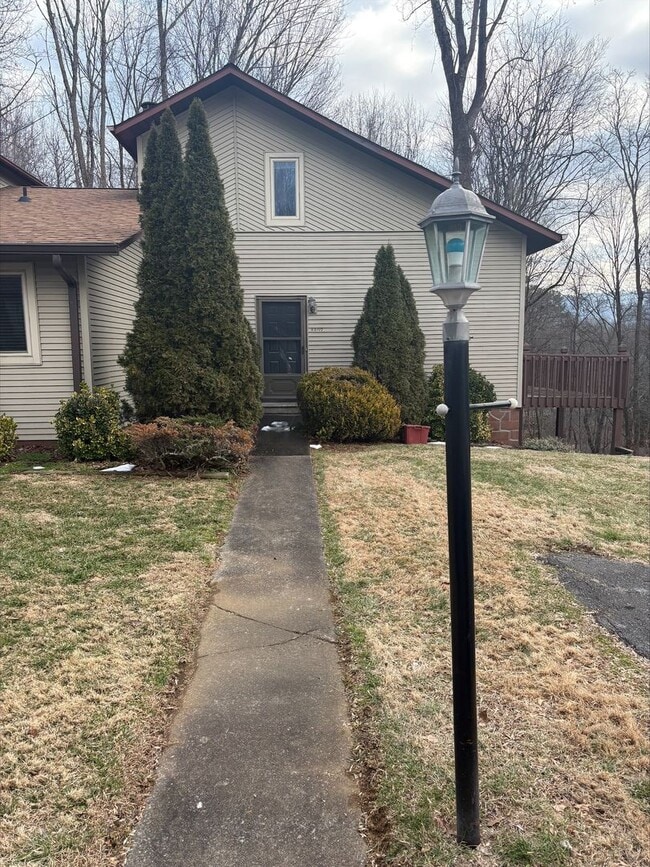 Building Photo - 2207 Forest Acres Dr