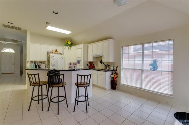 Foto del edificio - 2304 Ravenhurst Dr