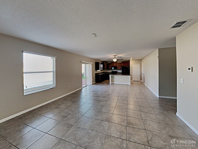 Foto del edificio - 6804 Trent Creek Dr