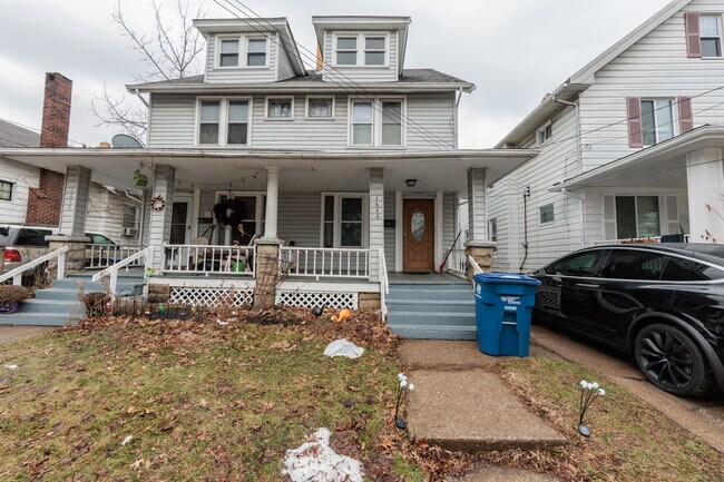 Foto del edificio - 1446 Hopkins Ave