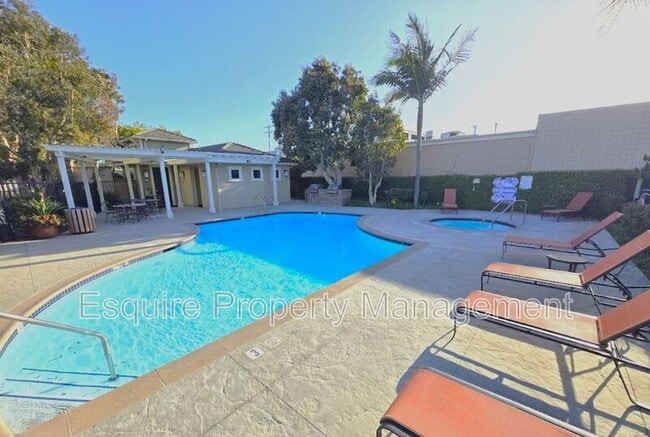 Foto del edificio - 320 Harbor Breeze Dr
