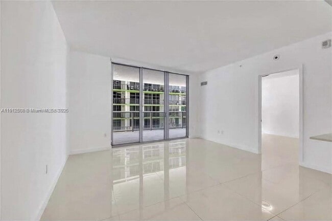 Foto del edificio - 488 NE 18th St