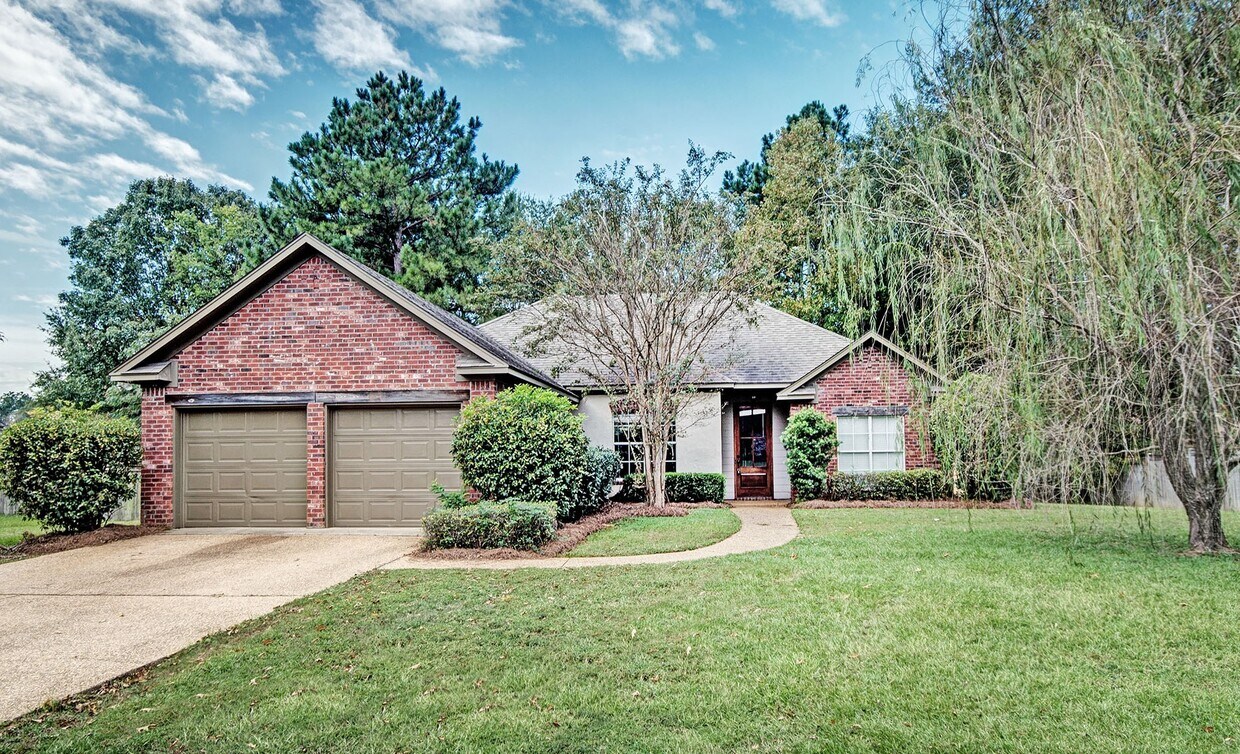 Foto principal - 123 Cedar Green Dr