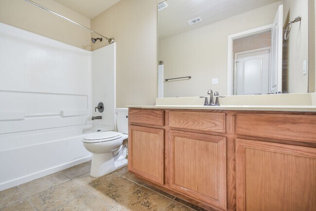 Foto del edificio - 3 BEDROOM DUPLEX LOCATED IN HUTTO, TEXAS!